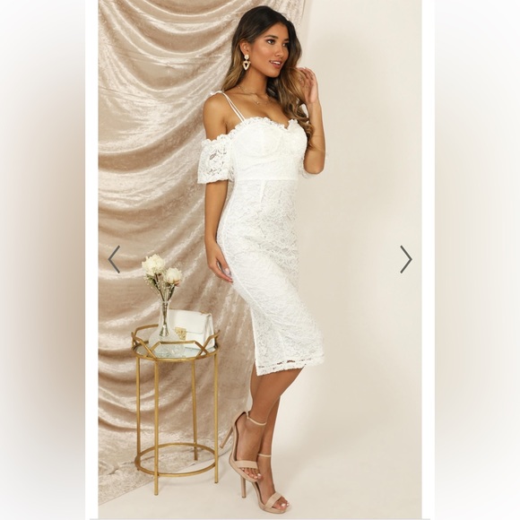 THE MAGIC TOUCH DRESS IN WHITE LACE - Picture 4 of 11